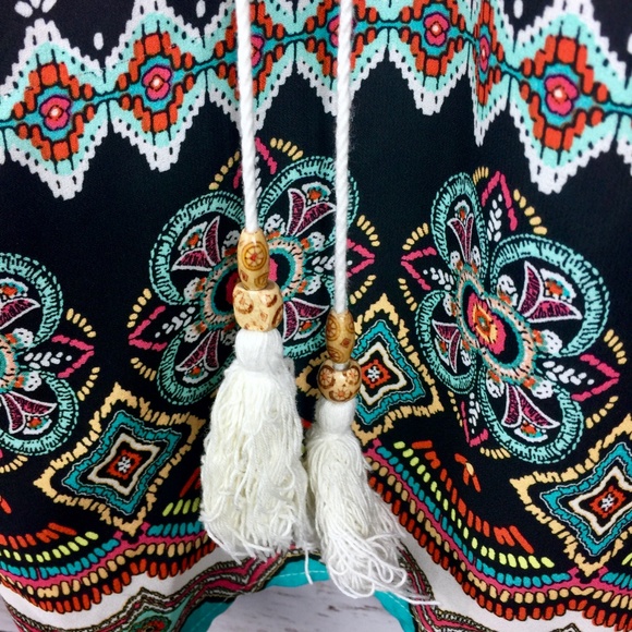 Papaya Multi Patterned Cream Lace Up Top - Picture 6 of 8